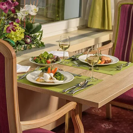 Johannesbad Palace - Bis 11 Jahre Urlauben Kostenfrei Hotel 4*